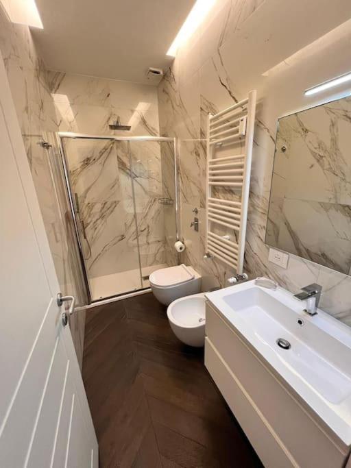Elegante Appartamento In Zona Tortona-Solari Милано Екстериор снимка
