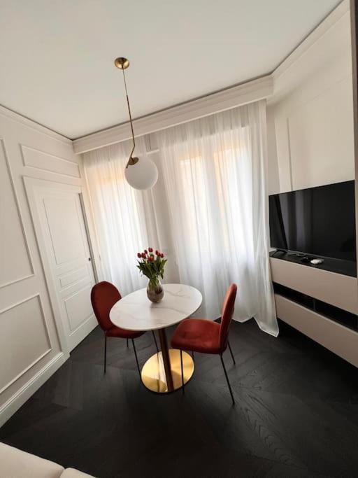 Elegante Appartamento In Zona Tortona-Solari Милано Екстериор снимка