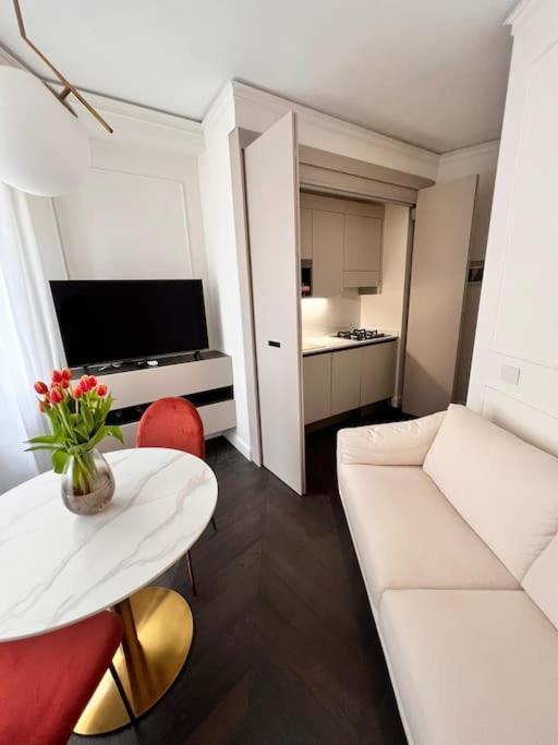 Elegante Appartamento In Zona Tortona-Solari Милано Екстериор снимка